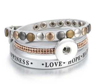 Drukknop Armband " Love Hope Happiness " lichtgrijs