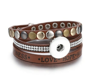 Drukknop Armband " Love Hope Happiness " bruin